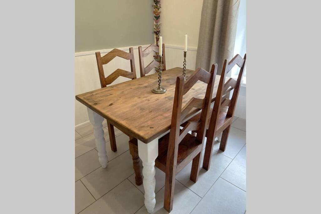 Cosy 2-Bedroom Family Cottage Centrally Located. Leedstown Luaran gambar