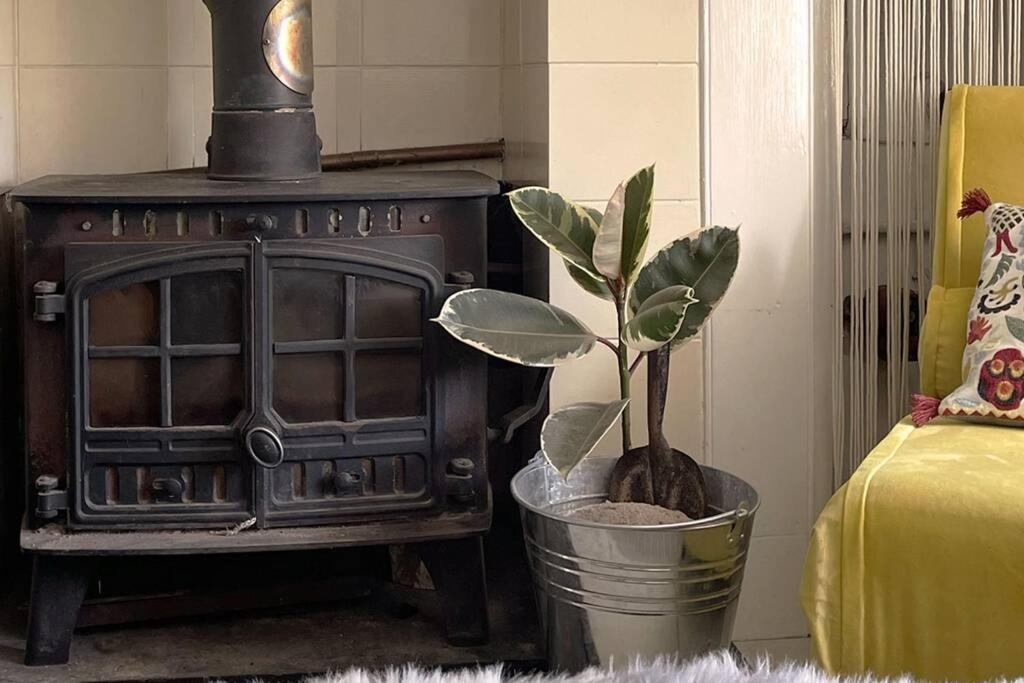 Cosy 2-Bedroom Family Cottage Centrally Located. Leedstown Luaran gambar